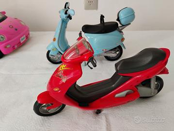 vespa Piaggio Mattel e scooter rosso Barbie