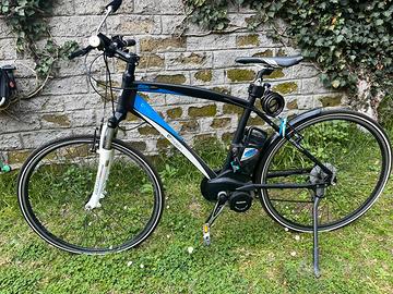 Bicicletta pedalata assistita