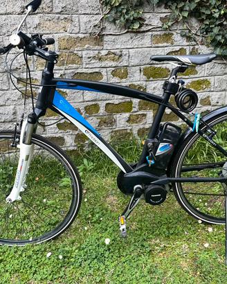 Bicicletta pedalata assistita