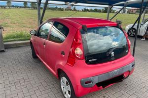 107 PEGEOUT ROSSA, datata ma scattante!