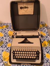 Macchina da scrivere Triumph Gabriele 20