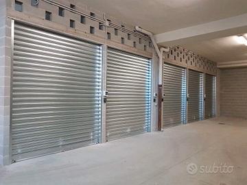 Ampio box zona piazza bengasi