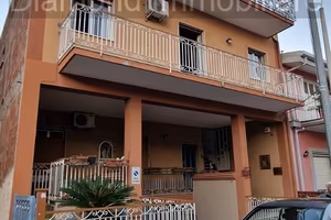 Casa singola con giardino a Fiumefreddo di Sicilia