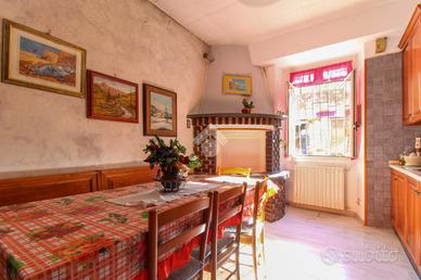 3 LOCALI A ROÈ VOLCIANO