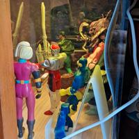 Lotto Action figure più Vetrinetta con led