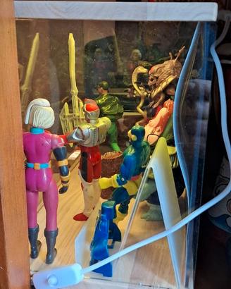 Lotto Action figure più Vetrinetta con led