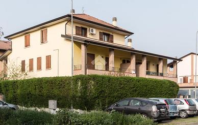 2 LOCALI A CORREGGIO