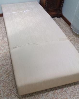 Letto turca su ruote 92x 190 x h 32 co materasso