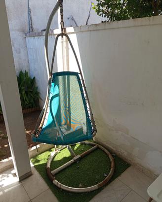 Poltrona sospesa da giardino completa di cuscino