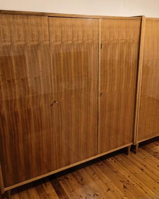 Armadi in Legno + 2 Scatole di Grucce Appendiabiti