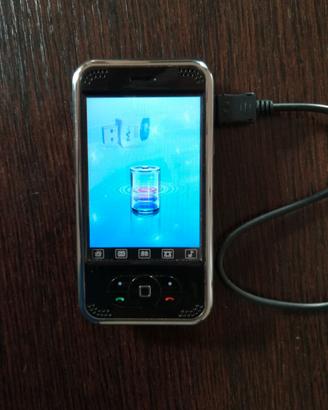 cellulare vintage P168C con cavo caricatore