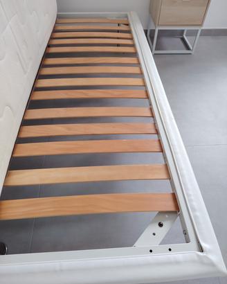 Letto singolo bordato in ecopelle 