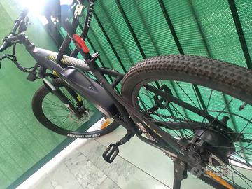 Mountain bike elettrica 
