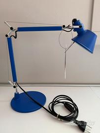Lampada da tavolo tolomeo micro blue klein