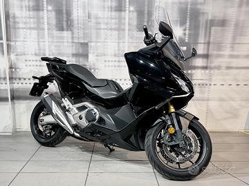 Honda Forza 750