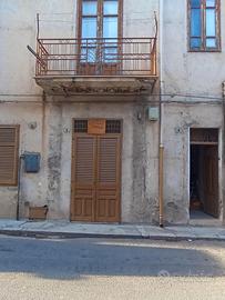 Palazzina mq. 56 x 3 piani, piano T. 1°e 2°piano