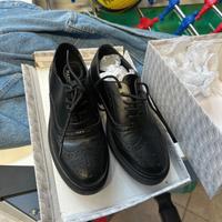 Scarpe nere college donna