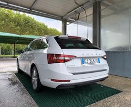 Skoda Superb 2.0 TDI EVO 150 CV SCR DSG Wagon Exec