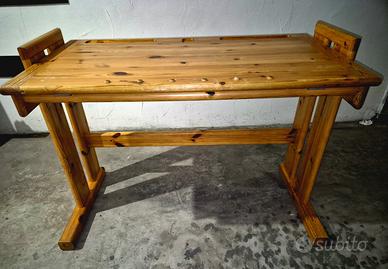 Scrivania per bambini Flexa Study Classic in legno