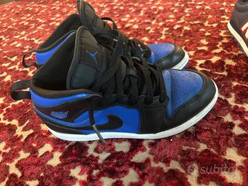 scarpe Nike n 35 e new balance n 35.5