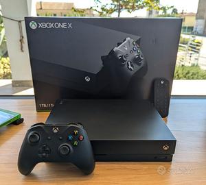 XBOX One X 1TB, confezione originale + accessori