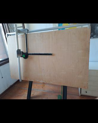 Tavolo da disegno profesionale con tecnigrafo