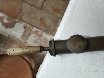 vecchio nebulizzatore insetticida 