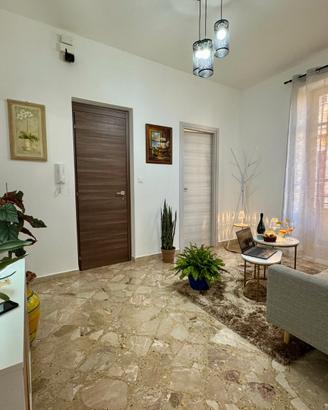 Elegante appartamento arredato e corredato