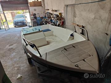 Barca 4.50 MT autosvuotante Yamaha 25/50 cv