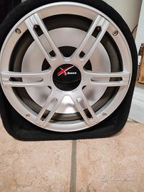 subwoofer amplificato per auto