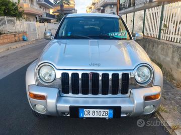 jeep Cherokee kj anno 2004