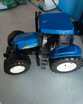 Trattore New Holland T8040