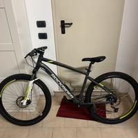 Bicicletta Rockrider grigia