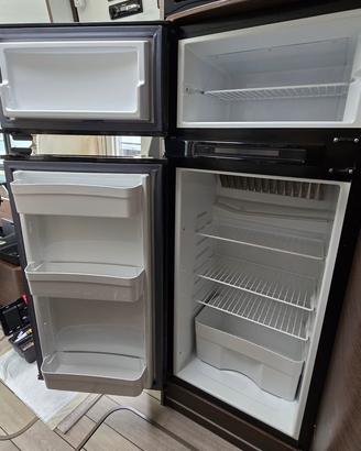 Frigo combinato Trivalente Thetford N3150 nero
