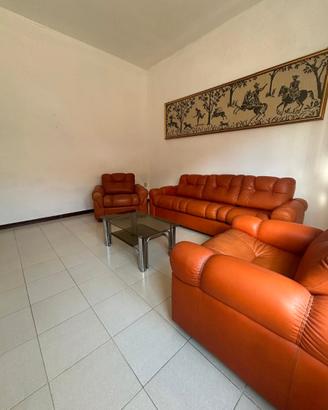 Casa indipendente su due livelli con giardino