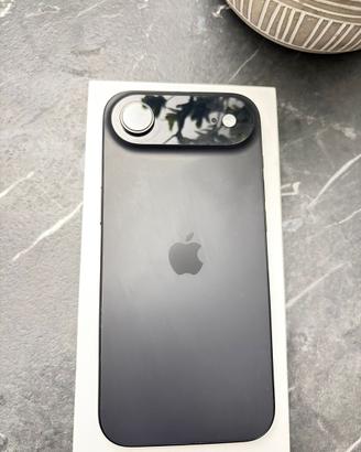 iPhone black 17 air 100% batteria poco trattabile