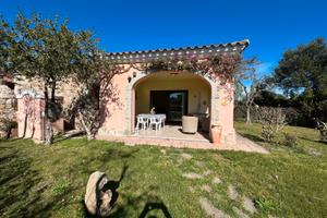 Villa con giardino centro ma tranquilla