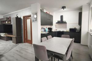 5 LOCALI A FOSSATO DI VICO