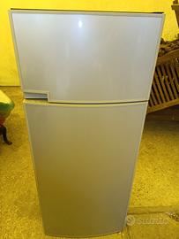Frigo trivalente combinato Dometic per camper