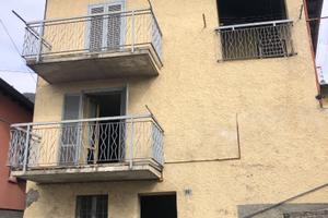 Casa bifamiliare Gandino