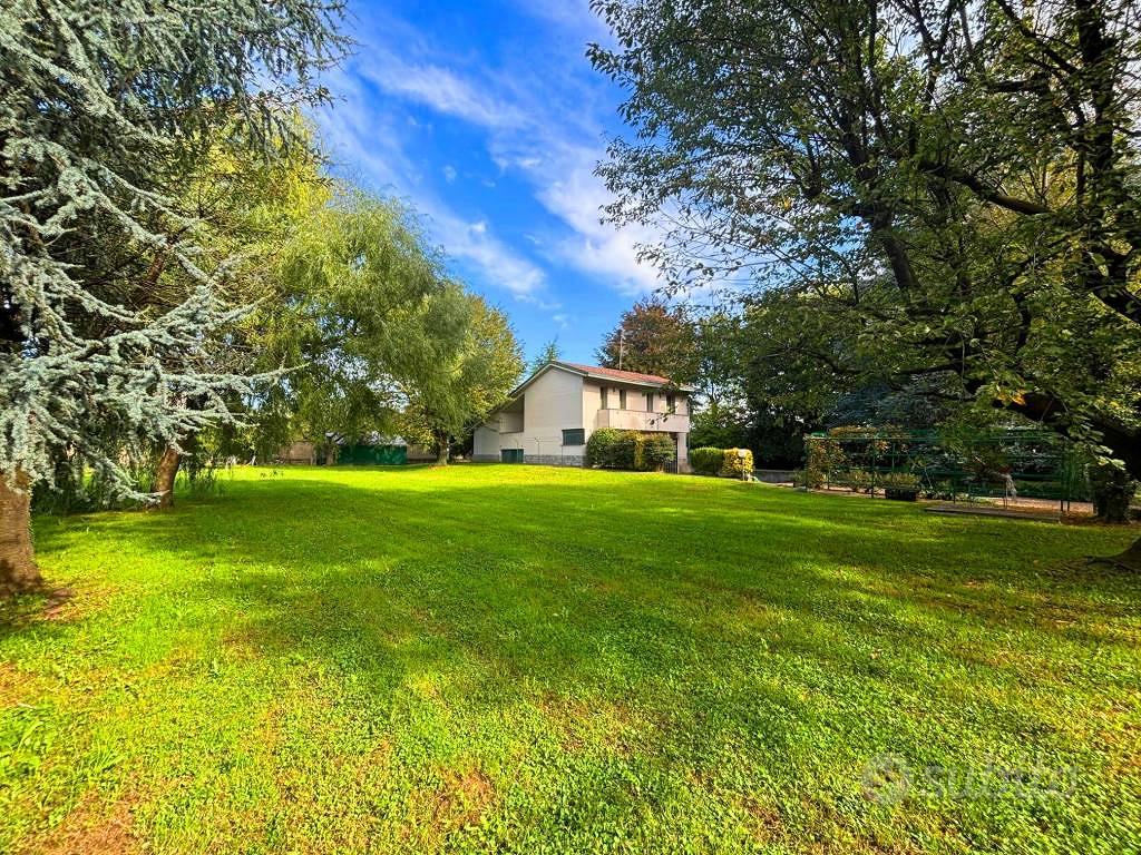 Villa di 382 m² con 4 locali e box auto doppio a S - Vista 4