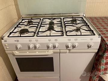 Cucina Ariston 6 fuochi e forno