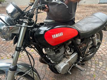 Yamaha SR 400