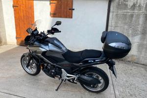 HONDA NC 750X del 2017 (NO DCT) con 14000Km