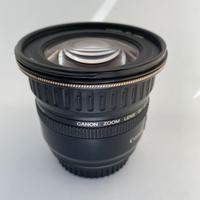 Canon EF 20-35mm f/3.5-4.5 USM