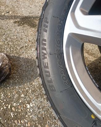 cerchi originali ford più gomme invernali nuove