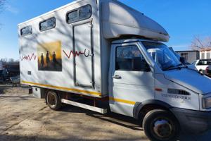 Furgone per trasporto cavalli