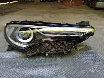 fato anteriore destro alfa romeo stelvio (Xenon)