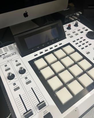 Akai mpc 2500