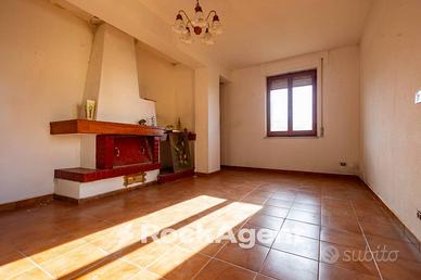 IMMOBILE DI AMPIA METRATURA CON INGRESSO INDIPENDE